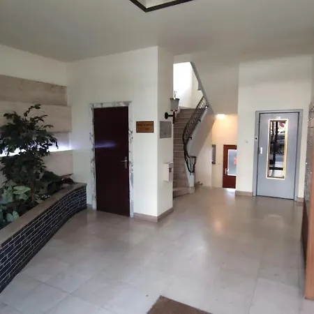 Apartment Orangerie *
