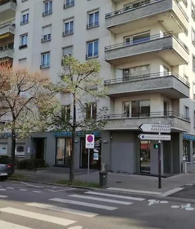 Orangerie Apartment *